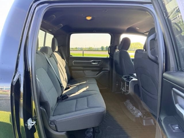 2021 RAM 1500 Big Horn Crew Cab 4x4 5'7" Box
