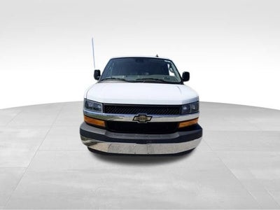 2025 Chevrolet Express Passenger 1LT