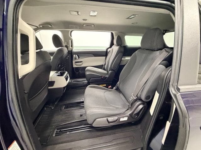2022 Kia Carnival LX