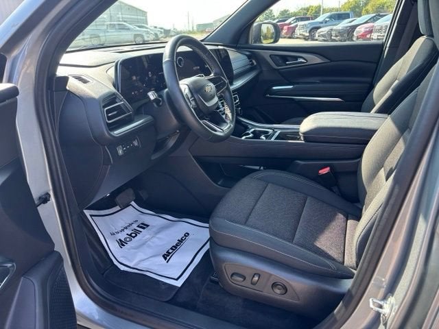 2024 Chevrolet Traverse LS
