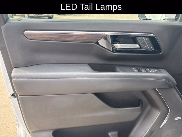2025 Chevrolet Suburban LT