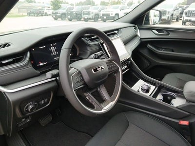 2027 Jeep Grand Cherokee GRAND CHEROKEE LAREDO X 4X4