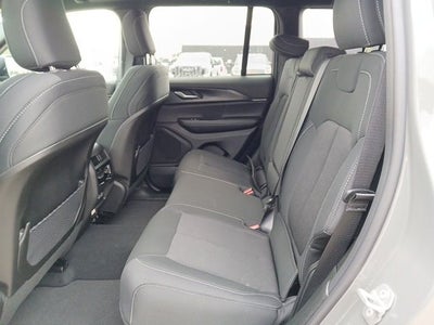 2027 Jeep Grand Cherokee GRAND CHEROKEE LAREDO X 4X4