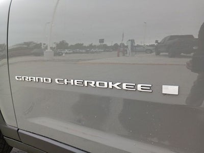 2027 Jeep Grand Cherokee GRAND CHEROKEE LAREDO X 4X4