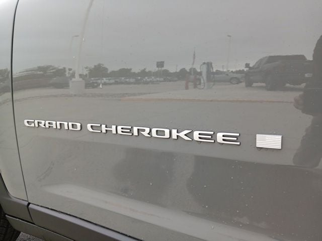 2027 Jeep Grand Cherokee GRAND CHEROKEE LAREDO X 4X4
