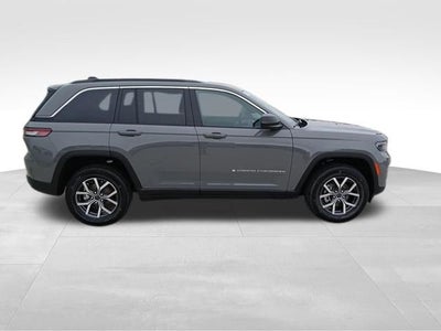 2027 Jeep Grand Cherokee GRAND CHEROKEE LAREDO X 4X4