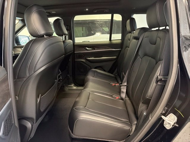 2027 Jeep Grand Cherokee GRAND CHEROKEE LIMITED 4X4