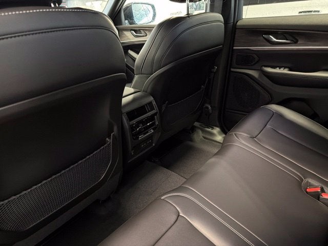 2027 Jeep Grand Cherokee GRAND CHEROKEE LIMITED 4X4