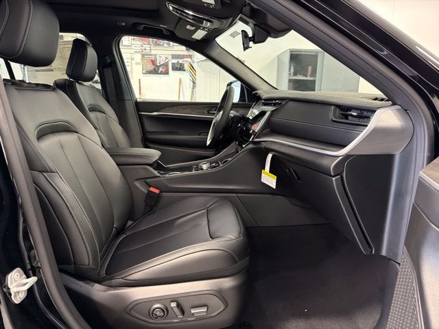 2027 Jeep Grand Cherokee GRAND CHEROKEE LIMITED 4X4