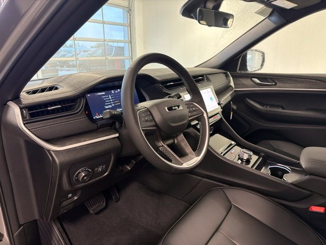 2027 Jeep Grand Cherokee GRAND CHEROKEE LIMITED 4X4