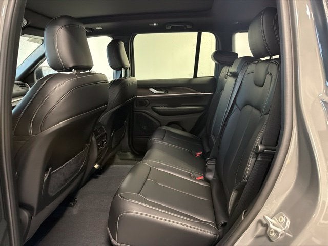 2027 Jeep Grand Cherokee GRAND CHEROKEE LIMITED 4X4