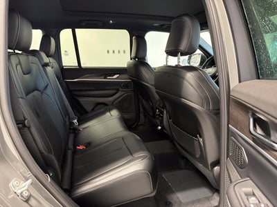 2027 Jeep Grand Cherokee GRAND CHEROKEE LIMITED 4X4