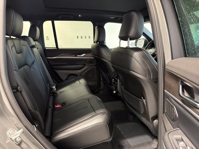 2027 Jeep Grand Cherokee GRAND CHEROKEE LIMITED 4X4