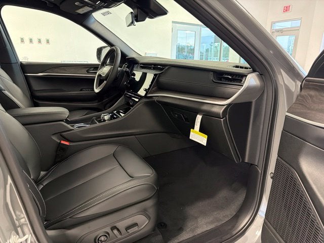 2027 Jeep Grand Cherokee GRAND CHEROKEE LIMITED 4X4