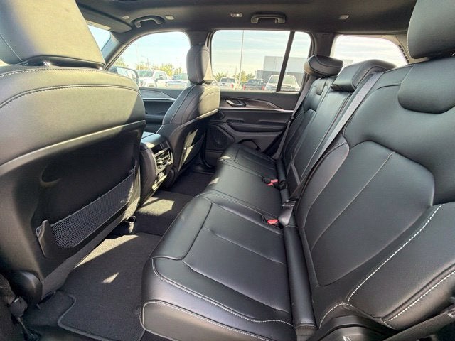2027 Jeep Grand Cherokee GRAND CHEROKEE LIMITED 4X4
