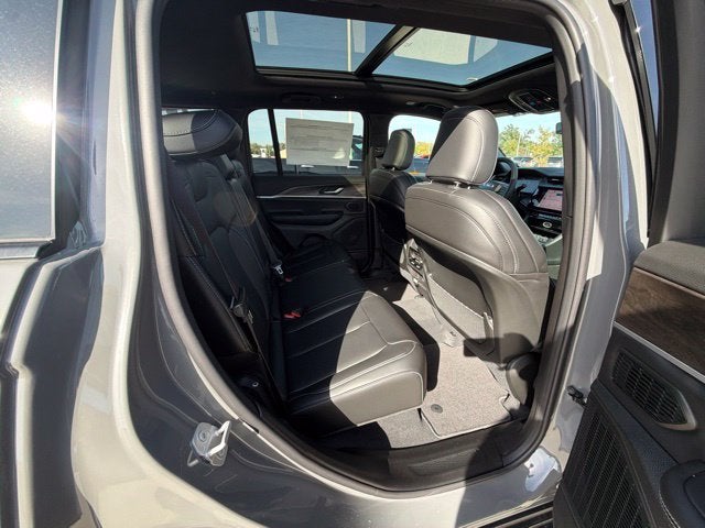 2027 Jeep Grand Cherokee GRAND CHEROKEE LIMITED 4X4