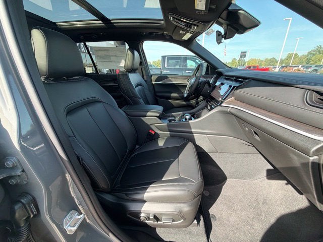 2027 Jeep Grand Cherokee GRAND CHEROKEE LIMITED 4X4