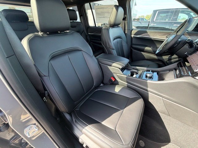 2027 Jeep Grand Cherokee GRAND CHEROKEE LIMITED 4X4