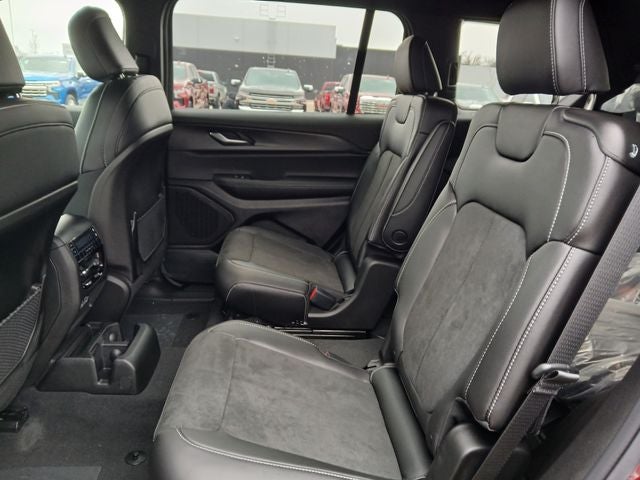 2025 Jeep Grand Cherokee GRAND CHEROKEE L ALTITUDE 4X4