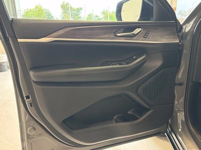 2027 Jeep Grand Cherokee GRAND CHEROKEE L LIMITED 4X4