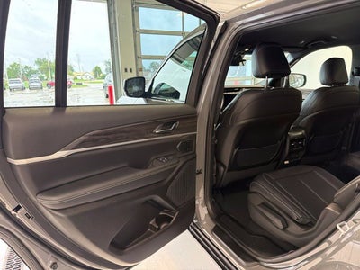 2027 Jeep Grand Cherokee GRAND CHEROKEE L LIMITED 4X4