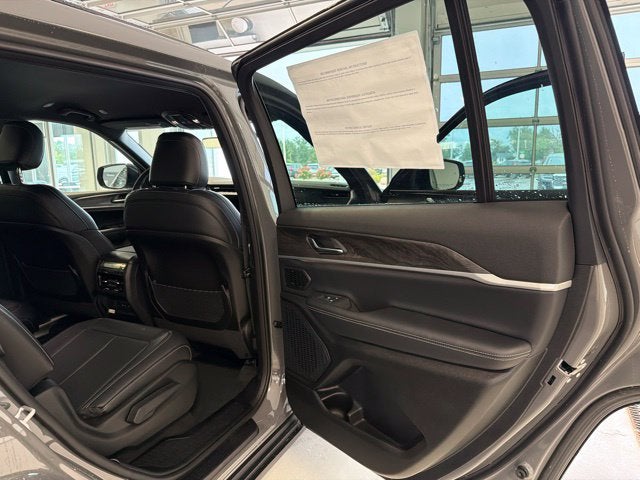 2027 Jeep Grand Cherokee GRAND CHEROKEE L LIMITED 4X4