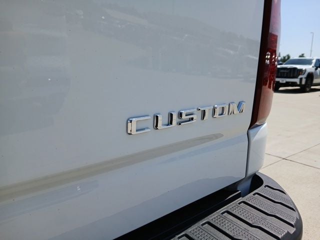 2022 Chevrolet Silverado 2500HD 4WD Crew Cab Standard Bed Custom