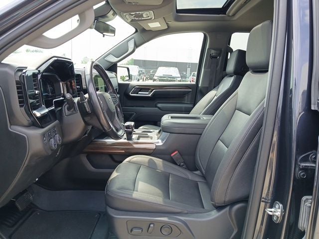 2022 Chevrolet Silverado 1500 4WD Crew Cab Short Bed RST