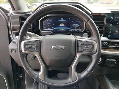 2022 Chevrolet Silverado 1500 4WD Crew Cab Short Bed RST