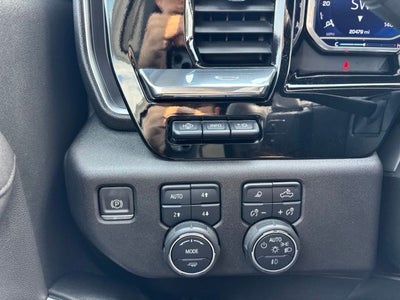 2023 Chevrolet Silverado 1500 4WD Crew Cab Short Bed High Country