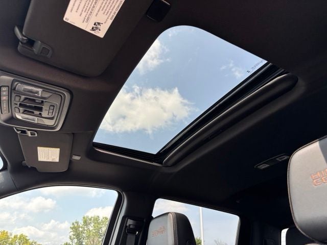 2023 Chevrolet Silverado 1500 4WD Crew Cab Short Bed High Country