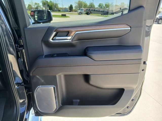 2023 Chevrolet Silverado 1500 4WD Crew Cab Short Bed High Country