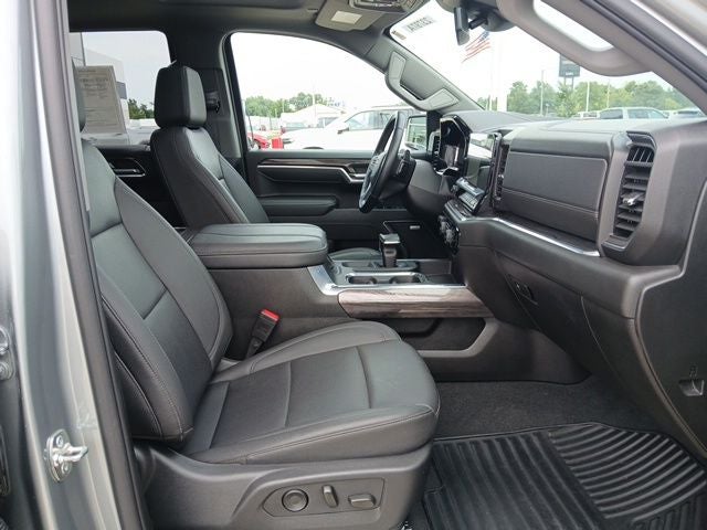 2025 Chevrolet Silverado 1500 4WD Crew Cab Short Bed LTZ
