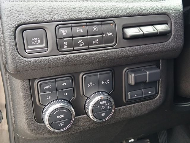 2024 GMC Yukon 4WD Denali
