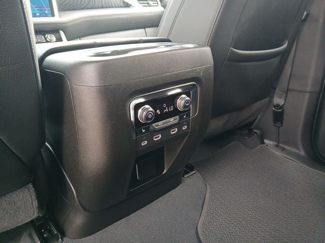 2024 GMC Yukon 4WD Denali