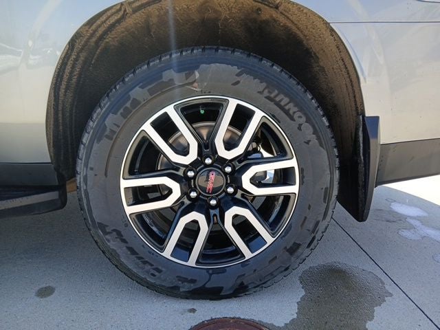 2024 GMC Yukon XL 4WD AT4