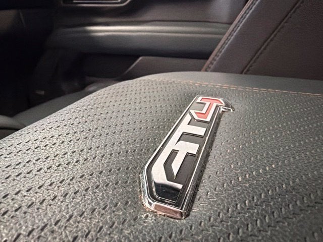 2025 GMC Yukon XL 4WD AT4