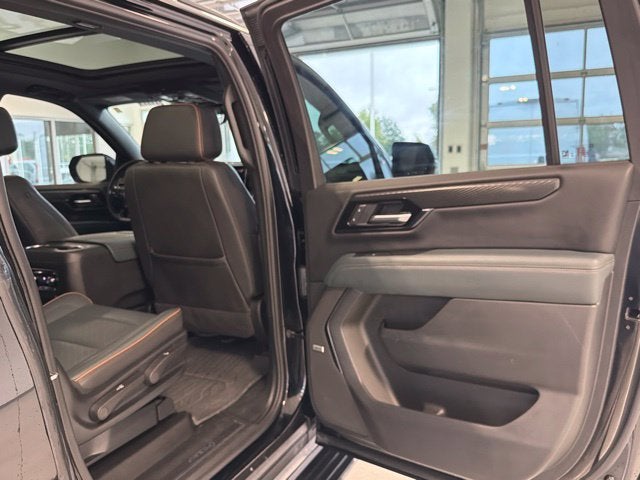 2025 GMC Yukon XL 4WD AT4