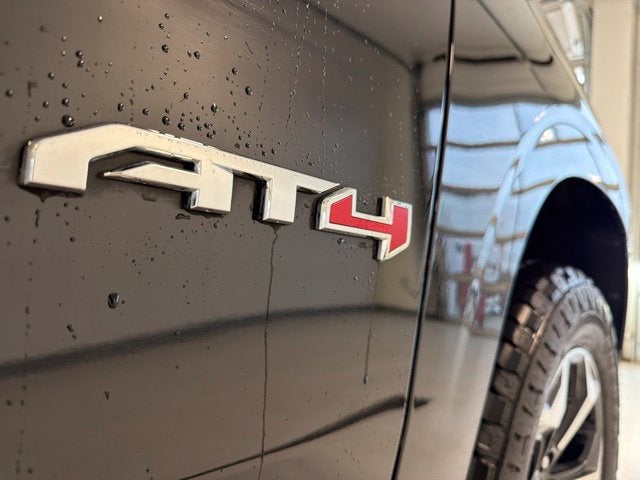 2025 GMC Yukon XL 4WD AT4