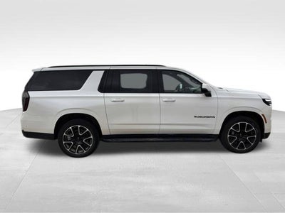 2025 Chevrolet Suburban 4WD RST