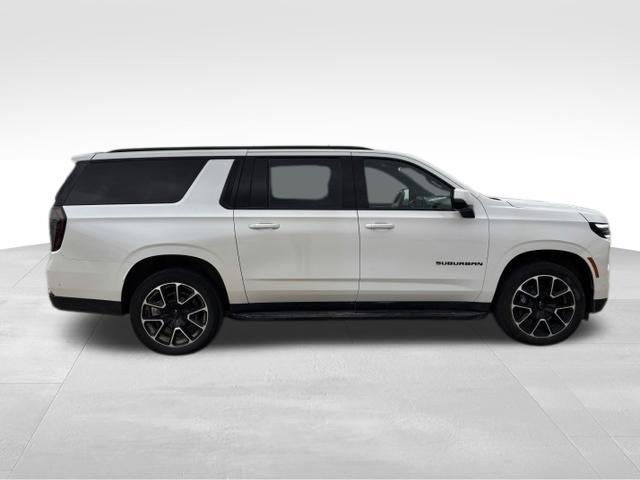 2025 Chevrolet Suburban 4WD RST