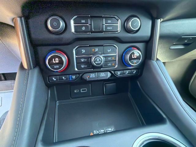 2022 Chevrolet Suburban 4WD High Country
