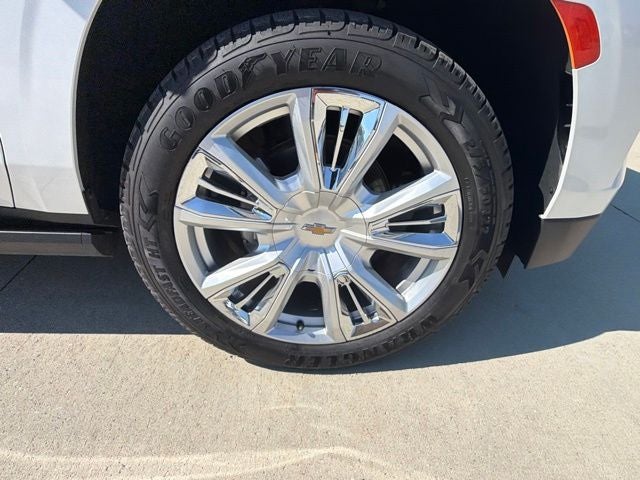 2022 Chevrolet Suburban 4WD High Country