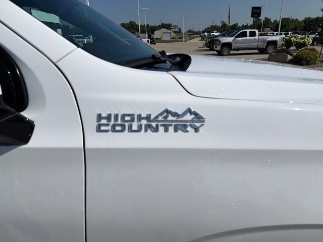 2024 Chevrolet Suburban 4WD High Country