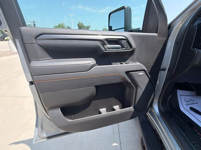 2025 GMC Sierra 2500HD 4WD Crew Cab Standard Bed AT4