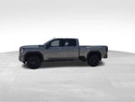 2025 GMC Sierra 2500HD 4WD Crew Cab Standard Bed AT4