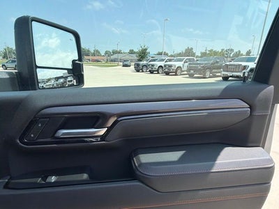 2025 GMC Sierra 2500HD 4WD Crew Cab Standard Bed AT4