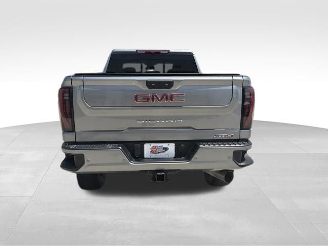 2025 GMC Sierra 2500HD 4WD Crew Cab Standard Bed AT4