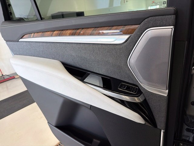 2025 Cadillac Escalade Premium Luxury Platinum