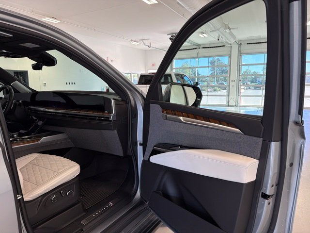 2025 Cadillac Escalade Premium Luxury Platinum
